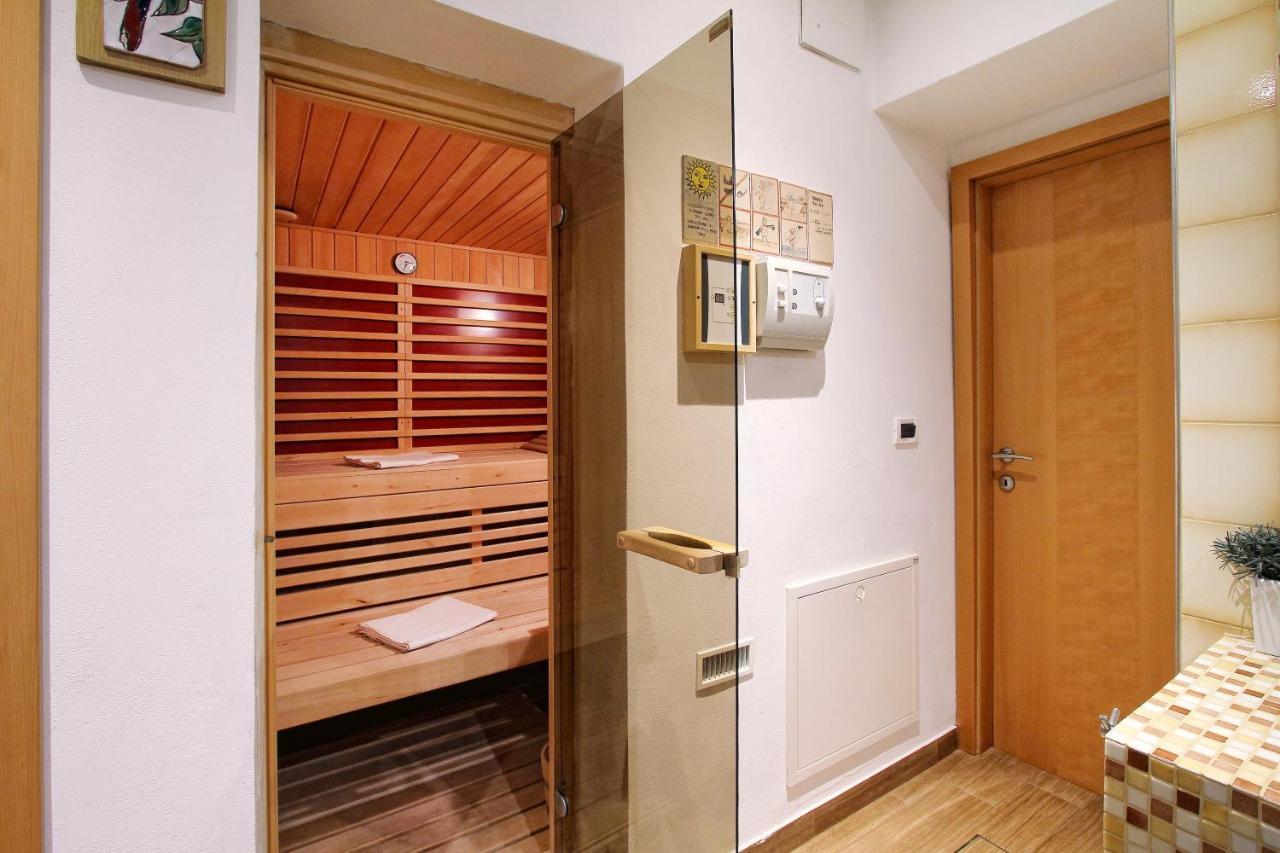 Apartment Dezo Istria Ізола Екстер'єр фото